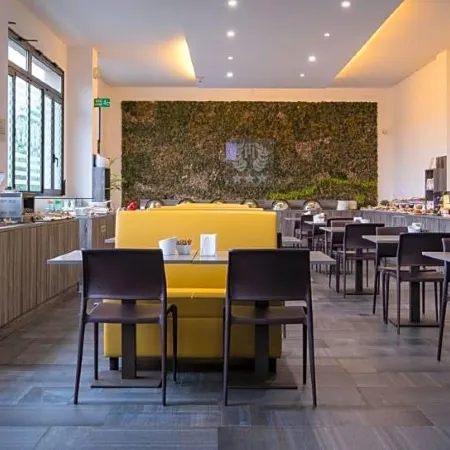 Tiby Hotel