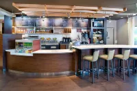 Courtyard Richmond Airport - bar