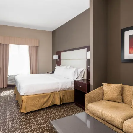 Holiday Inn Express & Suites LANTANA by IHG