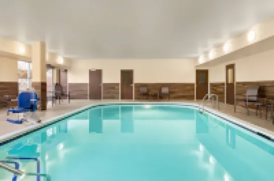 แฟร์ฟิลด์อินน์ บายแมริออท โรสวิลล์ โรงแรมในโรสวิลล์