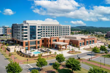 Unc Charlotte Marriott Hotel & Conference Center Отели рядом с достопримечательностью «Университет Северная Каролина в Шарлотт»