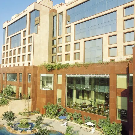 Sheraton New Delhi Hotel Отели в г. Нью-Дели