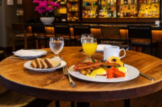 Grand Park Hotel Vancouver Airport, Ascend Hotel Collection