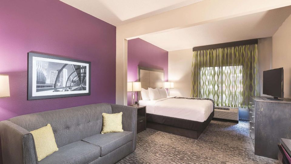 La Quinta Inn & Suites by Wyndham Kennesaw