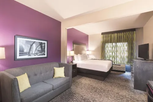 La Quinta Inn & Suites by Wyndham Kennesaw - Kæledyr tilladt