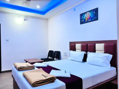 Sri Krishna Lodge Tekkatte Hotels near Padukare beach