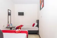 RedDoorz Near Alun Alun Bandung 2 فنادق في Astanaanyar