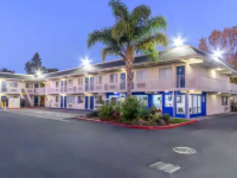 Motel 6 Hayward, CA- Silicon Valley Gateway Hotels in Hayward