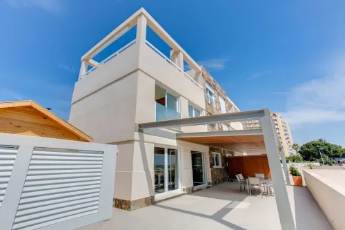 New luxury villa, first line of the Mediterranean and the Mar Menor.