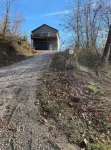 Bright 2-bedroom lake view home
