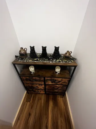 Country Quite 1 Bedroom, Looks like a cabin on the outside but modern inside