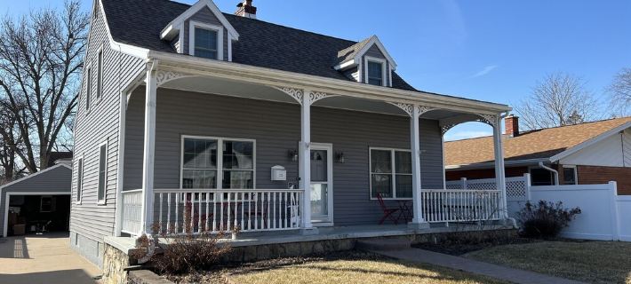 Capeside Cottage Hotels in La Crosse