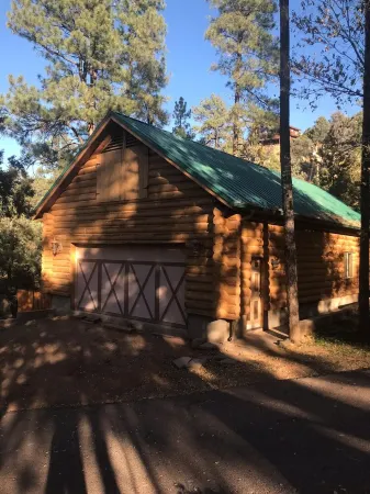 Beautiful bunkhouse in forest just hours outside Phoenix metro area Отели в г. Строберри