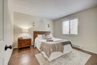 Poconos Hideaway - Fire Pit, Grill, Hiking and Water Parks Nearby.