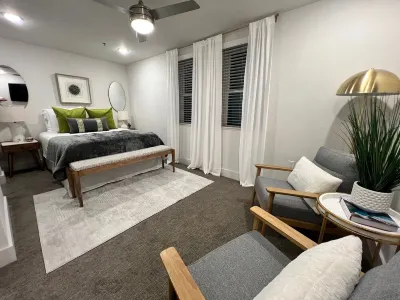 The Sip RetreatPRIME LOCATION !!