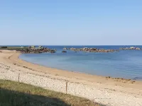 Twin detached villas 100m from the beach Hotels in Tregunc