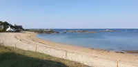 Twin detached villas 100m from the beach