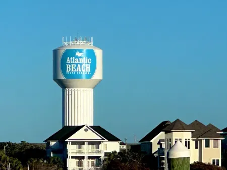 Bogue Shores Studio - Sound Front  Porch and Beach Access All-in-One!