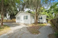 Cozy Downtown Boho Retreat - Sleeps 10! - Bintang 3
