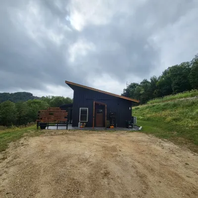 Mee Mee's Cabin Retreat- River, nature, small town, Hot Tub Hotels near Genoa Park