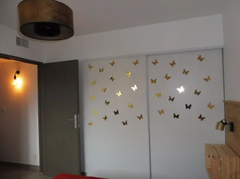 Apartment in residence with swimming pool, janitor, 7 minutes walk from the beach