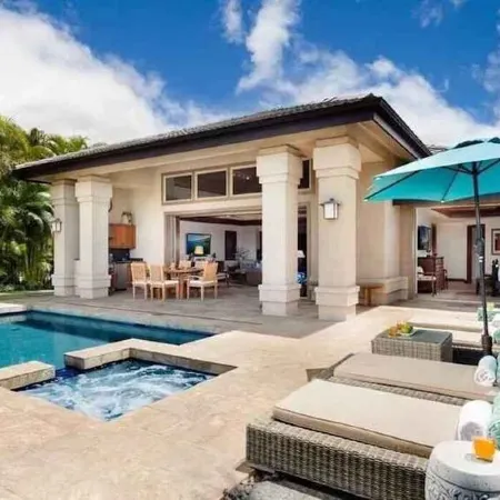 Luxury 4 Bedroom with private pool & Spa