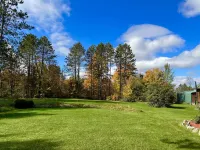 10 Acres - Hot Tub - Groups. Enchanting Serenity, Fun, Nature & Spaciousness.