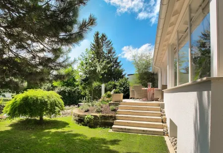 Apartment with a beautiful terrace and large garden Отели рядом с достопримечательностью «Бодензе»