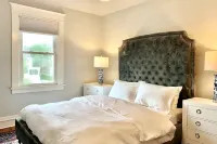 Home away from home! Amenity-filled 3BR, 1.5BA home in Sewickley Village