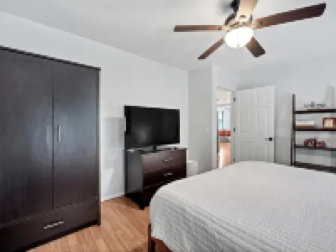 Game Day Getaway: Pet-Friendly Razorback Stay ジョンソンのホテル