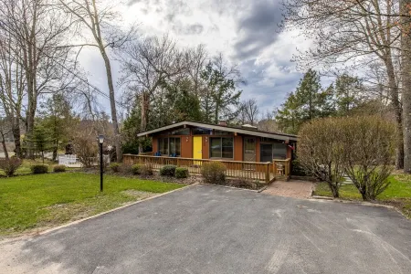Midcentury Modern Bungalow Bethel Woods/White Lake