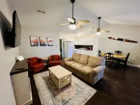 Pet’s love “The Bachelor” Lakefront Apt @ Sunset Estates