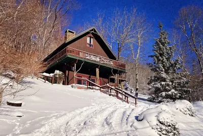 Mtn Views • Family Friendly • Fire Pit • Hot Tub • Pool Table