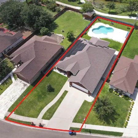 Spacious & Central Pool Home By McAuliffe Park