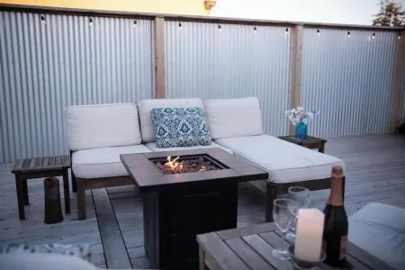 Plaza Perch~Downtown~Walkable