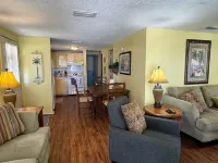 NEW LISTING! Cozy Fairhope Cottage w/Bayview 페어호프 호텔