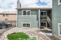 Beauty in the Springs"Entire Condo Great Location