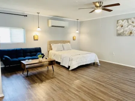 Farm living by Santos Trails & the Villages!