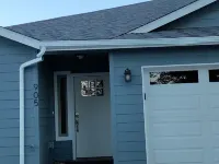 Clean Cozy Family Home near Whitworth University, park,shopping and Mt Spokane Indian Trails Shopping Center附近的飯店
