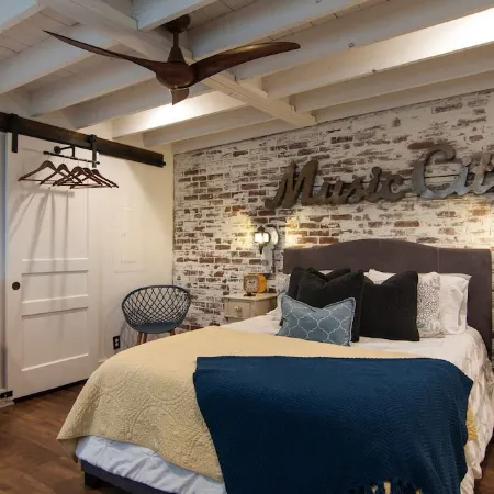 Private Music City Suite, Private Entry, minutes from downtown!