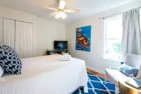 Bay views with kayaks, bikes, fire pit, crabbing and more Hotels in Shady Side