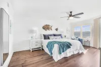 SeaSpray ☀️ 2nd FL Beach Front Oasis • 3 Pools • Hot Tub • Tennis • Marina 🐠