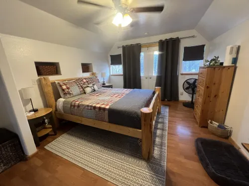 Close to Talkeetna, with easy access to Parks Hwy, walk to Denali Brewery Co.