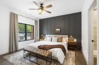 Luxury Modern Retreat on Taneycomo On-Suite Bathrooms Hot Tub Outdoor Pool