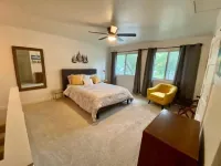 Comfortable, newly renovated home, walk to beach! Hotels near Old Lighthouse Museum