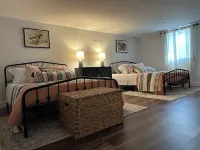 Newly Renovated home  just minutes from Downtown Hendersonville. Hotels near Sky Top Orchard