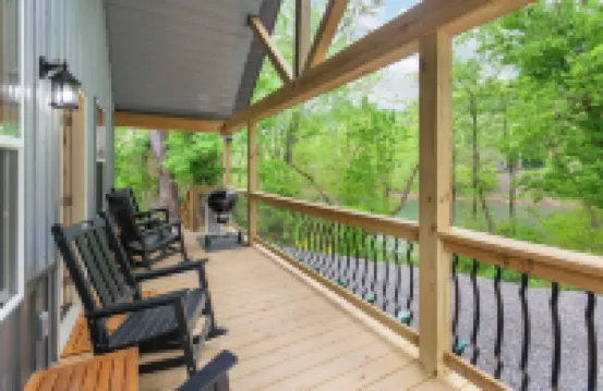 Riverfront Cabin~Firepit~Private Boat Ramp w/ river access~Dog-Friendly! Hotels in Jamestown