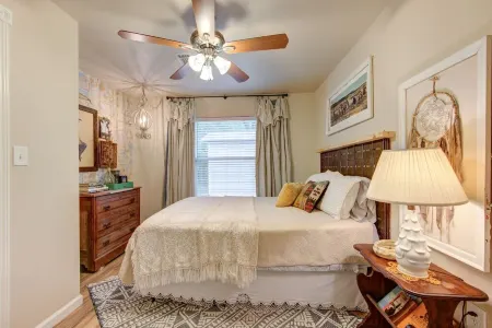 Creekside Cabin 38- Closed Temporarily for Floor Repairs- So Sorry!