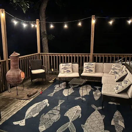 3 bedroom lake house & pool, only 35 min. to Wisconsin Dell and Cascade Mountain