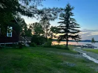 Cozy Lakeside Duplex Cabin on Moosehead, 10-min walk to Downtown Greenville